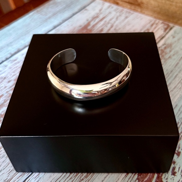 Silpada Sterling Silver domed Cuff Bracelet 6” - Picture 1 of 4